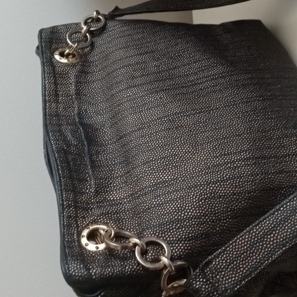 👜🖤⭐Black and Gold Vegan Leather Shoulder Bag - Picture 3 of 10